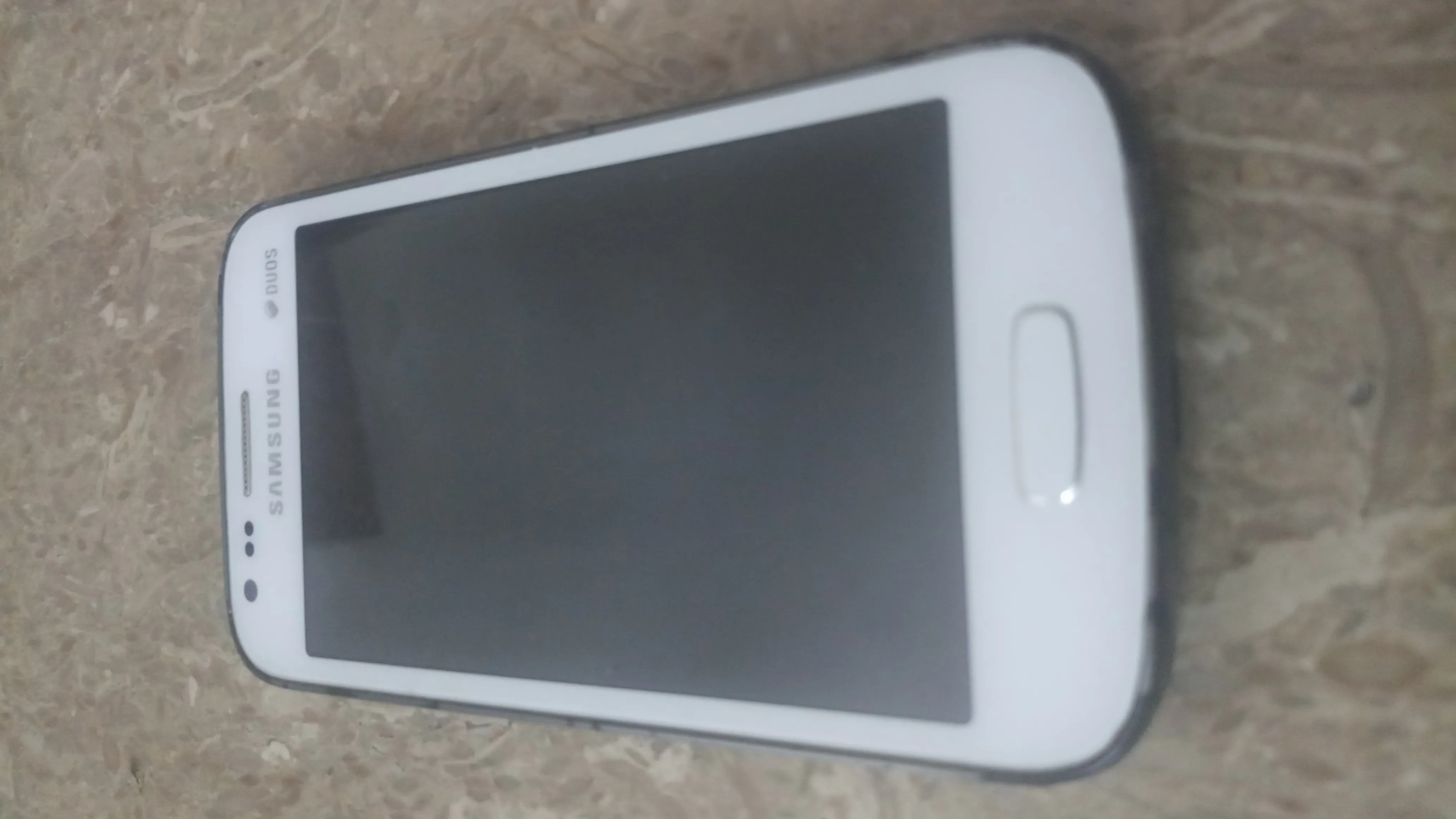 Samsung Galaxy ace 3 - photo 3