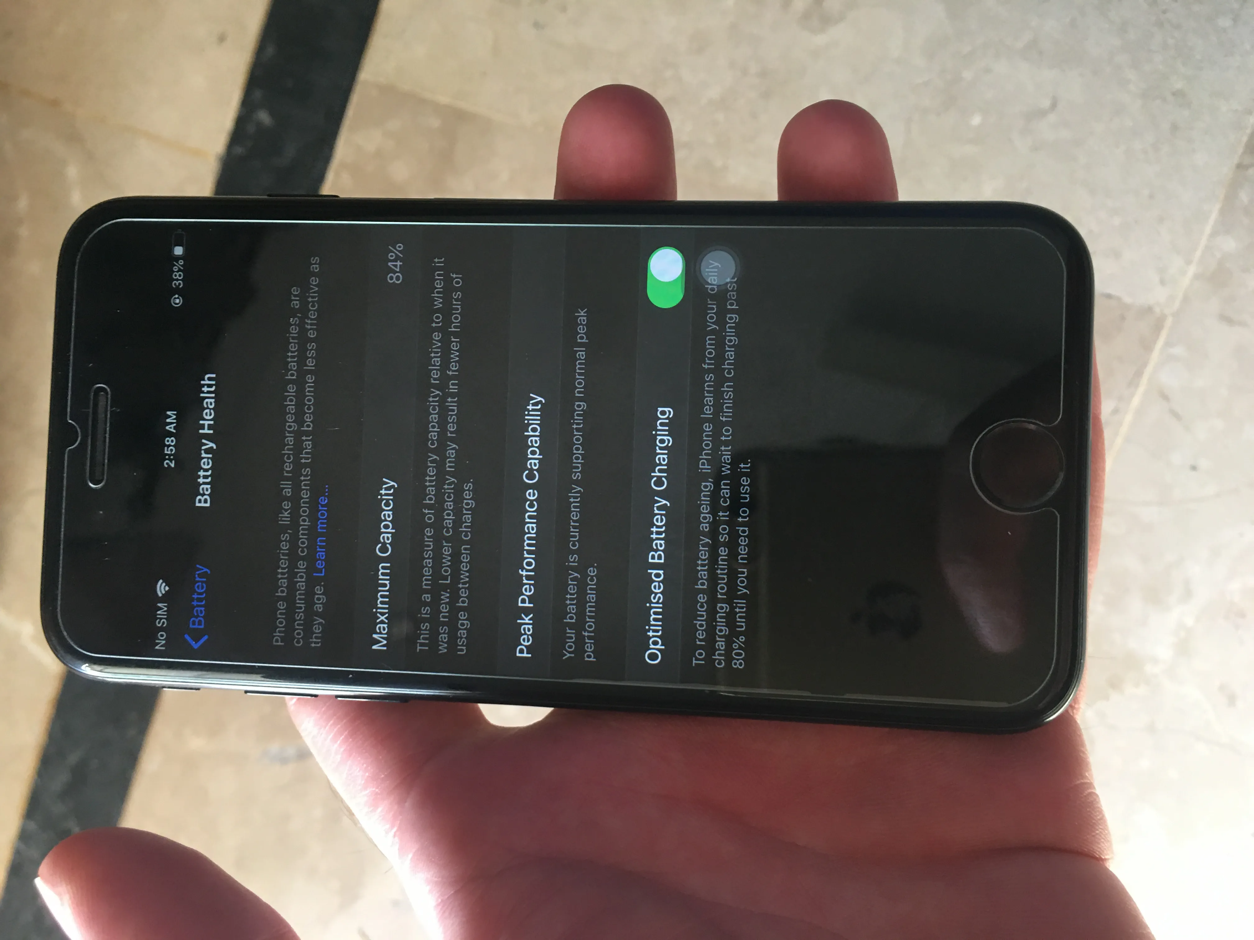Iphone 7 256 gb jet black 10/10 with adapter and data cable - photo 2