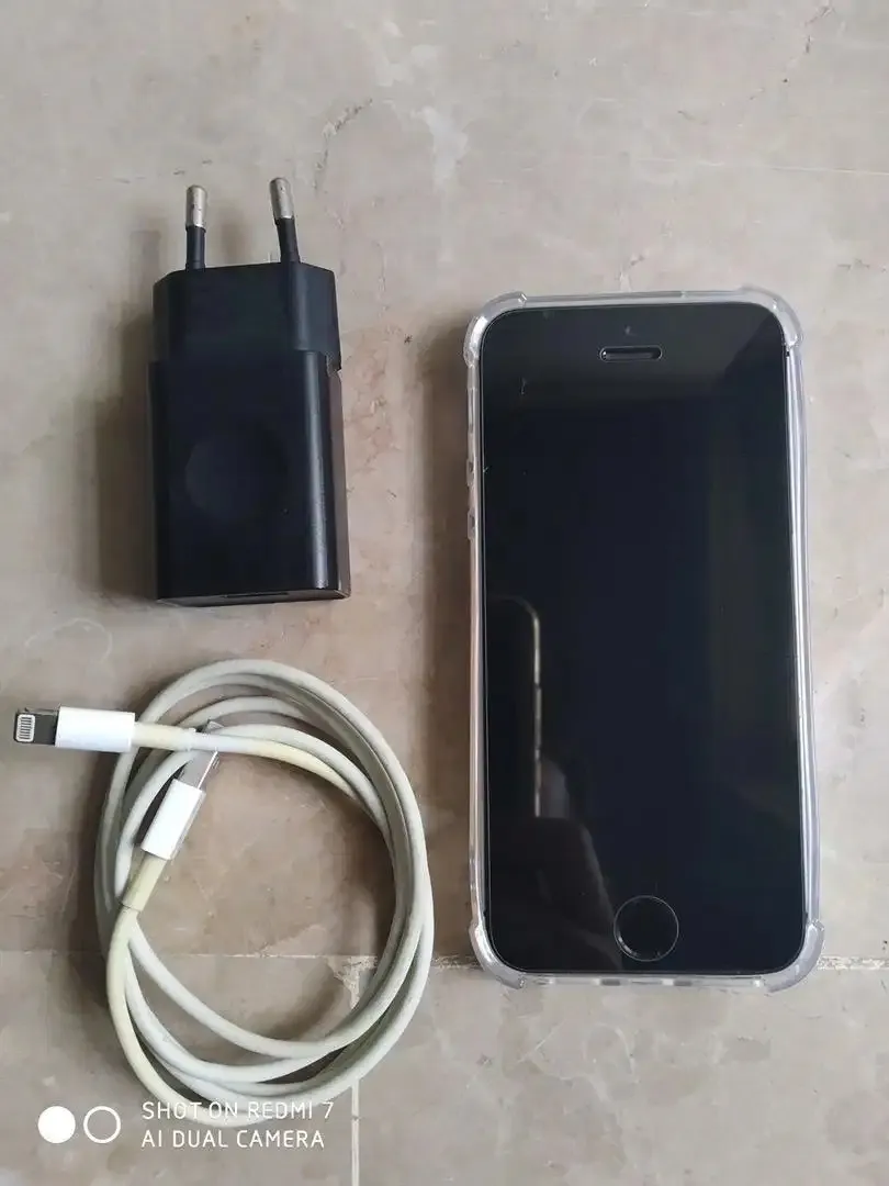 Apple Iphone Se (2 gb/64 gb) PTA Approved - photo 1