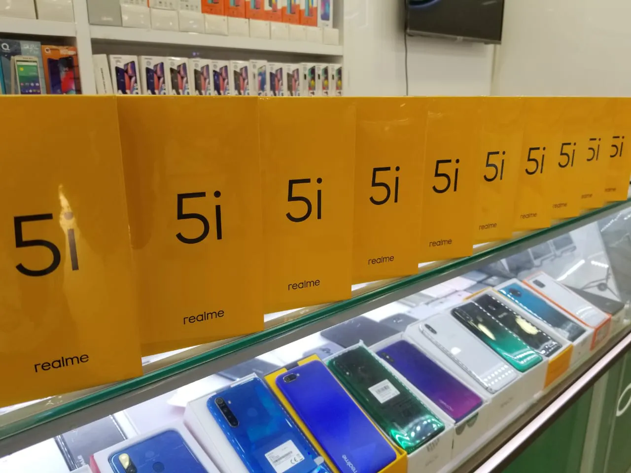 Realme 5i - photo 2