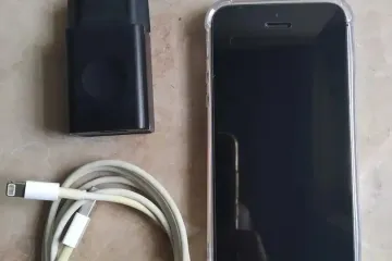 Apple Iphone Se (2 gb/64 gb) PTA Approved - Photos