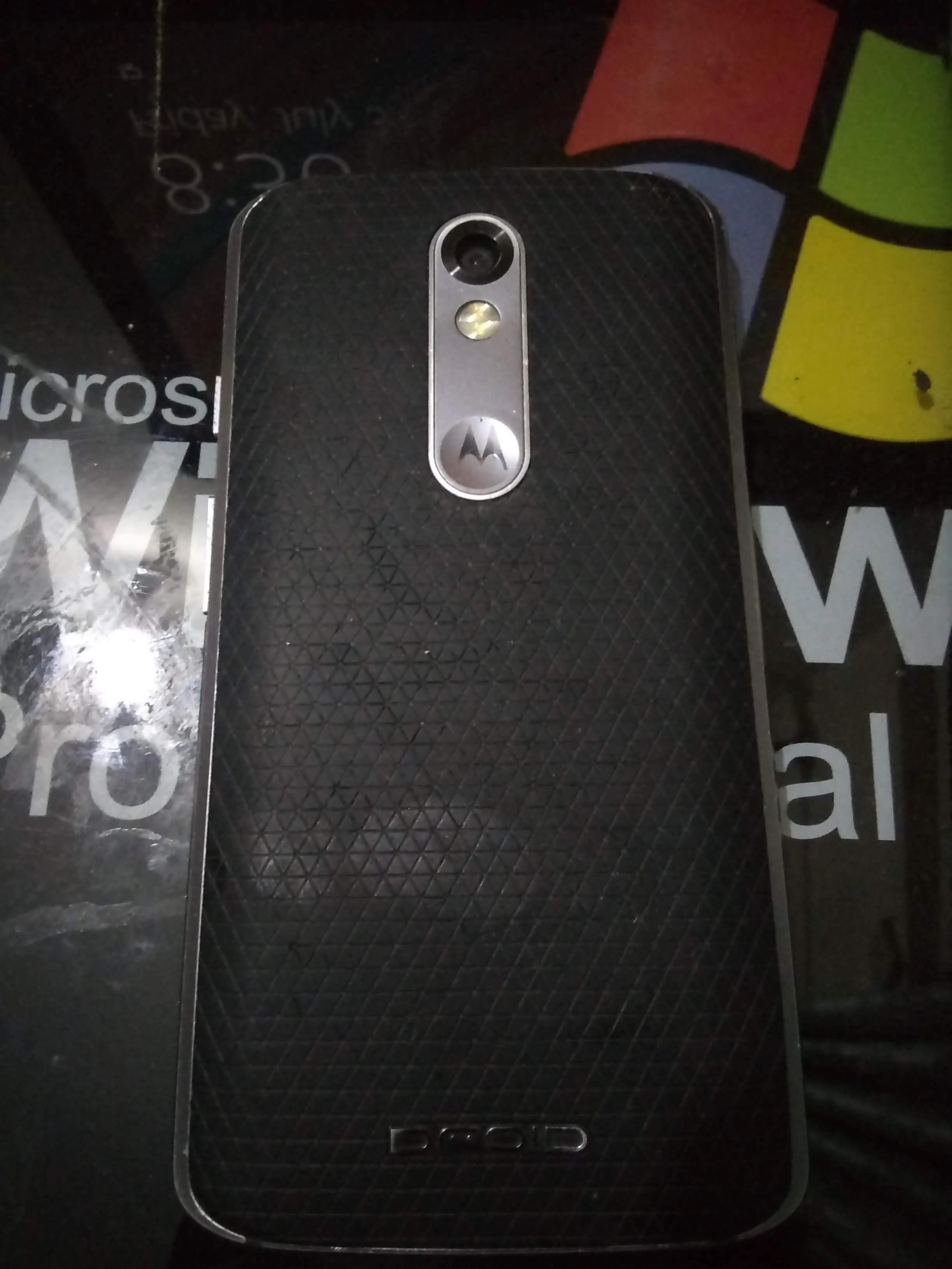 Motorola Droid Turbo 2 - photo 1