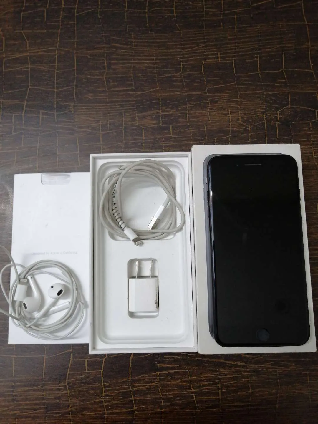 Iphone 7 plus 32 with all accessories original 10/8 condition pta approved - photo 2