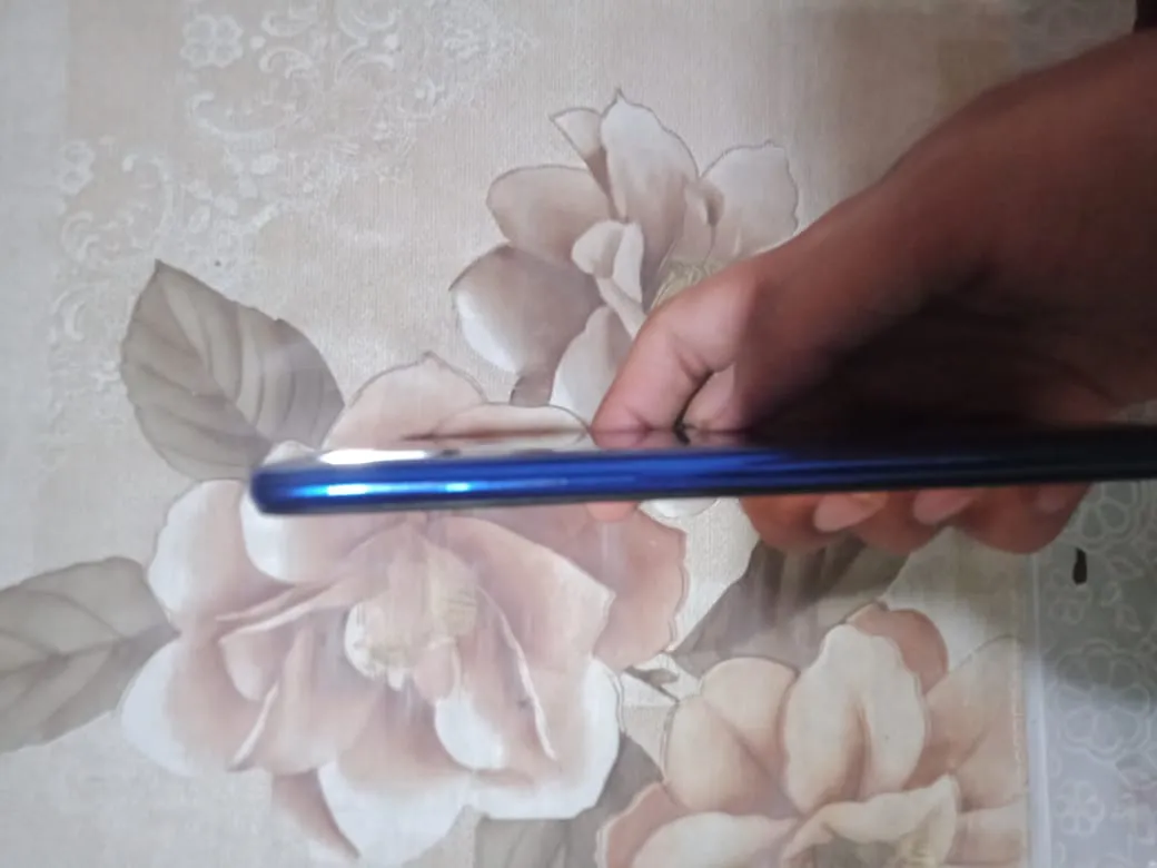 Realme 3 pro 4GB ram 64 GB Rom - photo 2