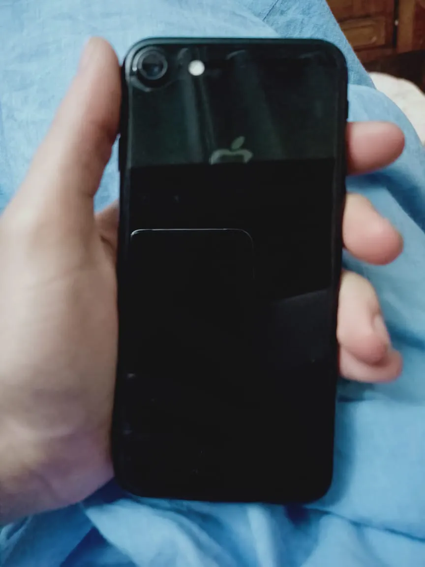 Iphone 7 Jet black 128gb scratchless body