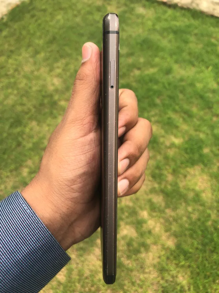 Google Pixel XL - photo 3