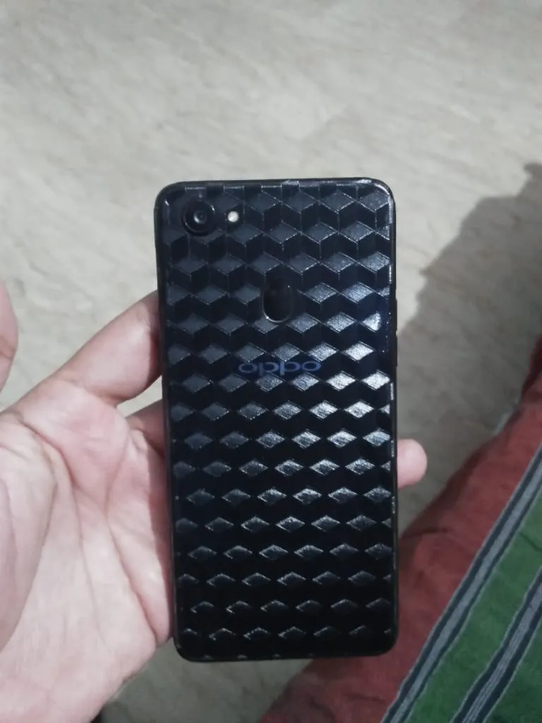 Oppo F7 6/128GB, Black Diamond Colour - photo 1