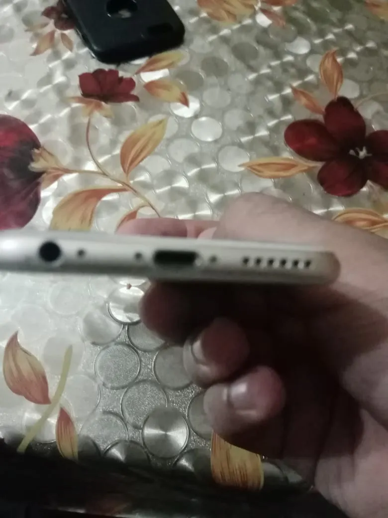 Iphone 6 64gb urgent sell - photo 1