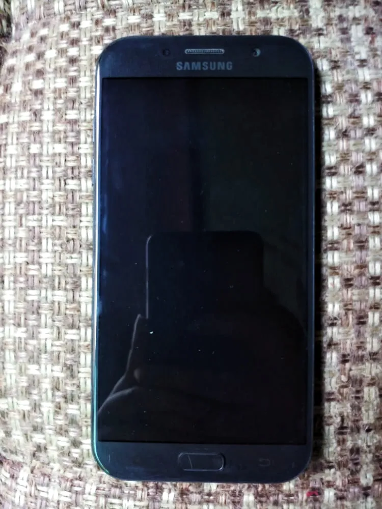 Samsung A7 2017 - photo 1