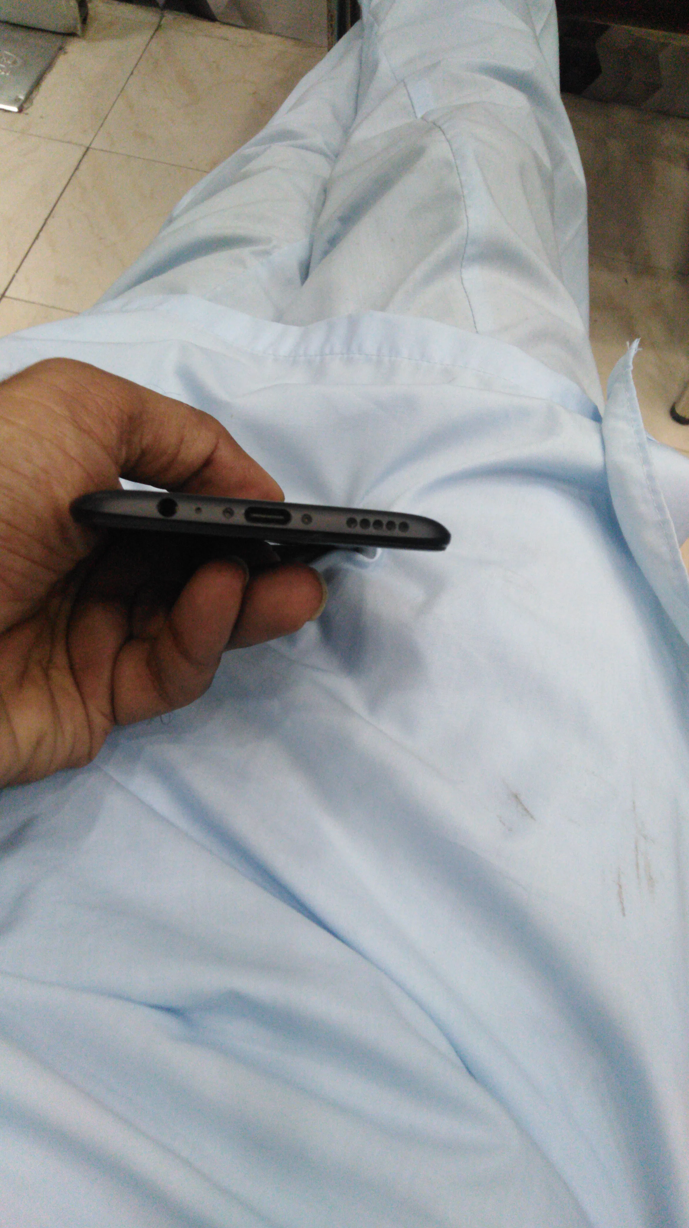 one plus 5 condition 10/10 - photo 1