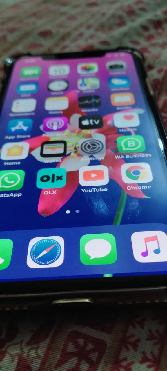Apple phone - photo 3