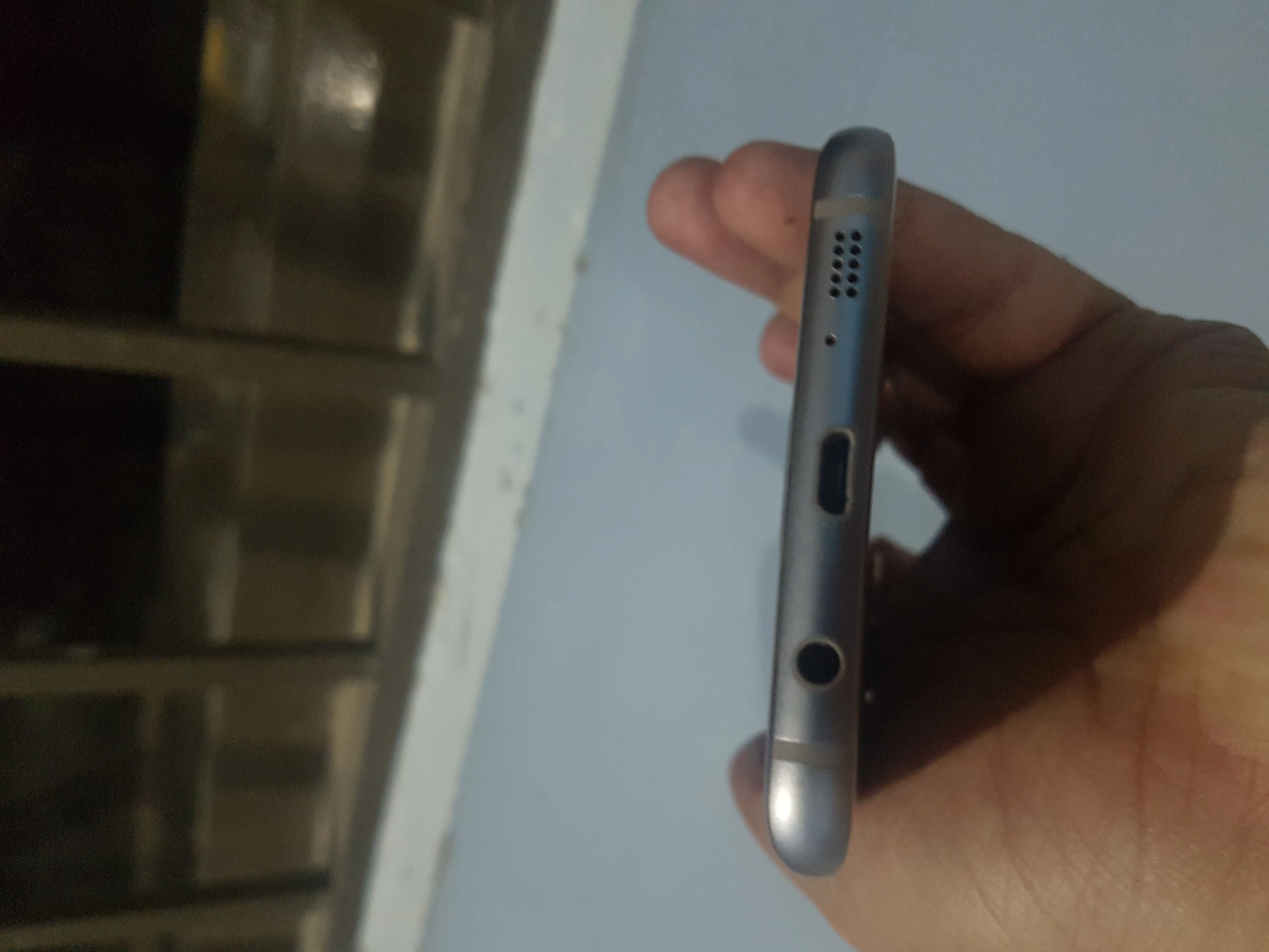Samsung Galaxy S7edge - photo 2