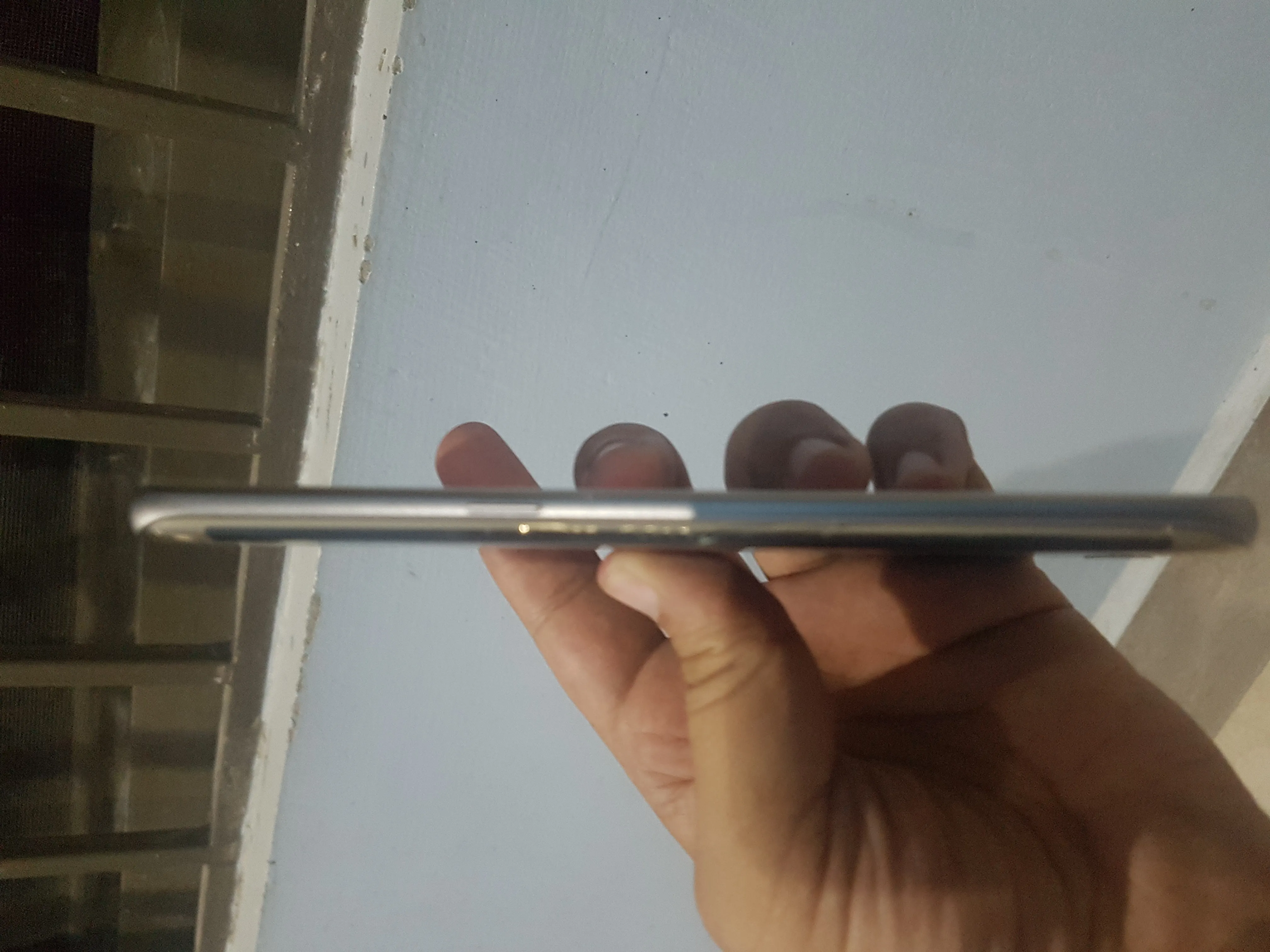 Samsung Galaxy S7edge - photo 1