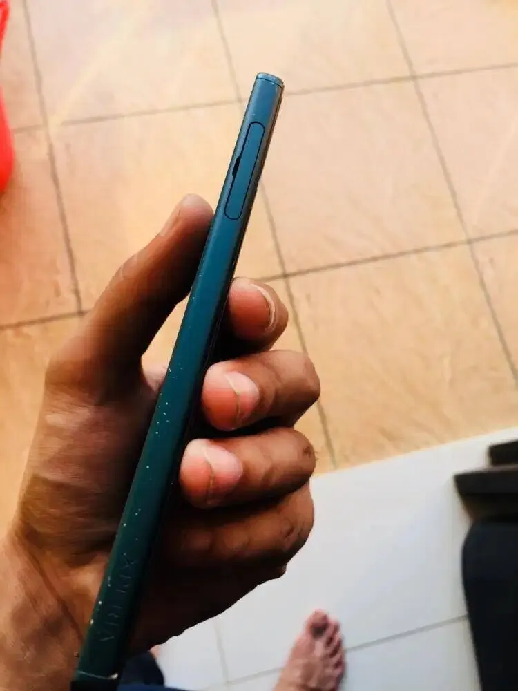 Sony Xperia Z5 (3/32) - photo 2