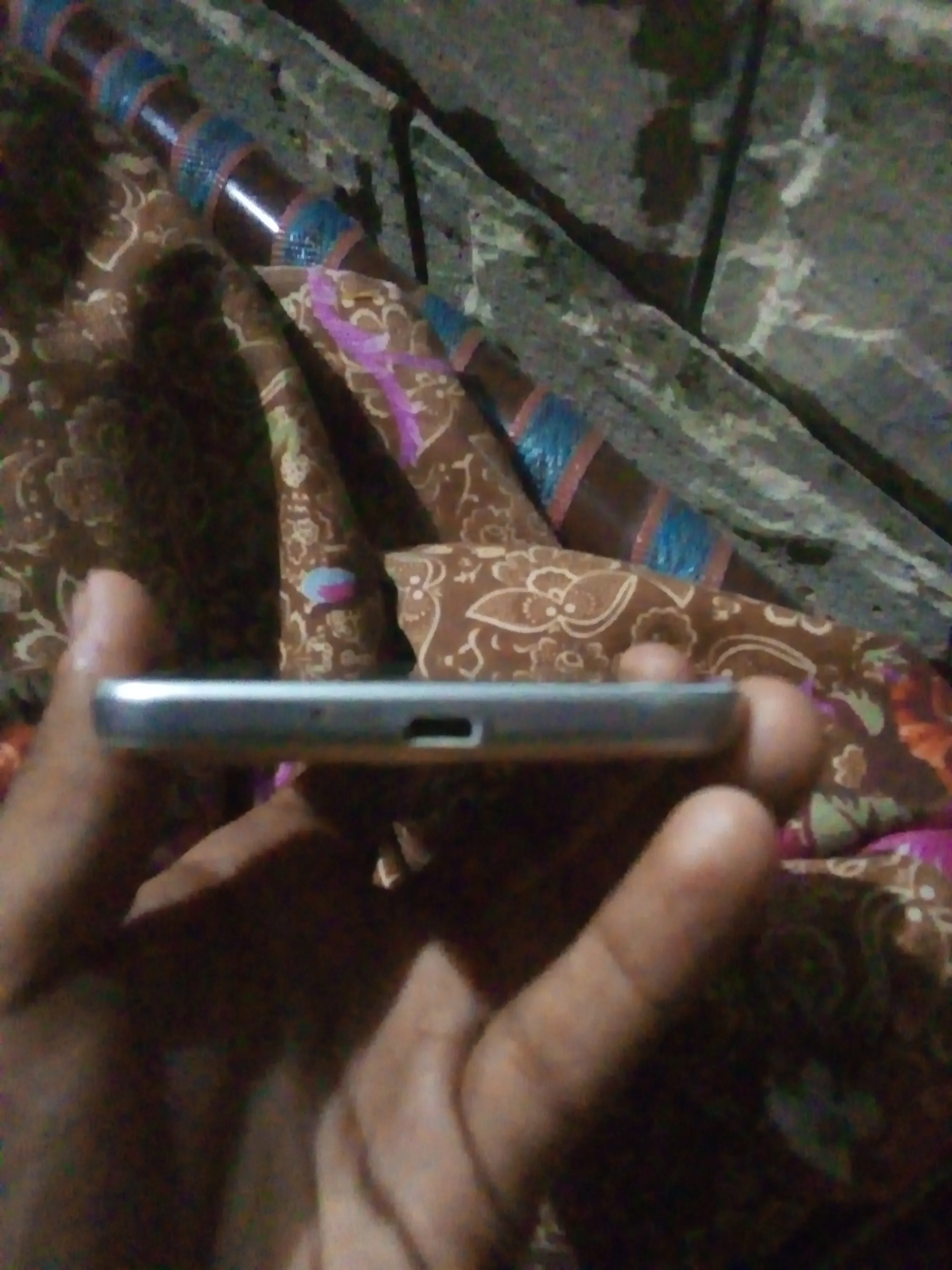 Condition 10/9 with charger only small crack on protector - photo 1