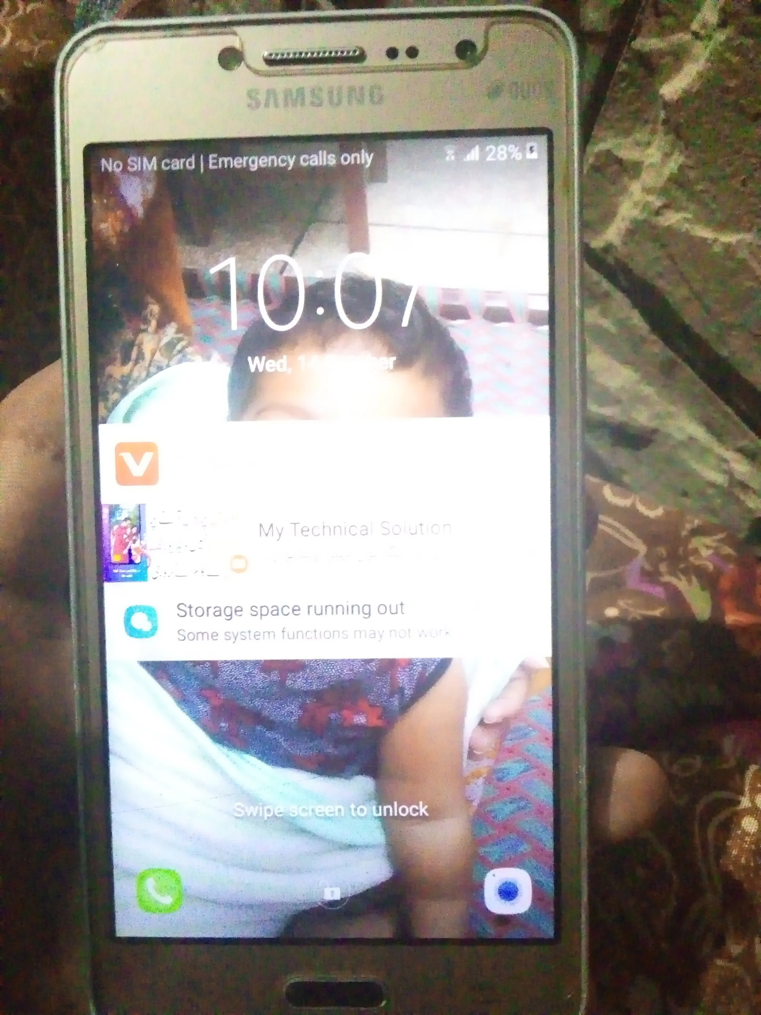 Condition 10/9 with charger only small crack on protector - photo 1