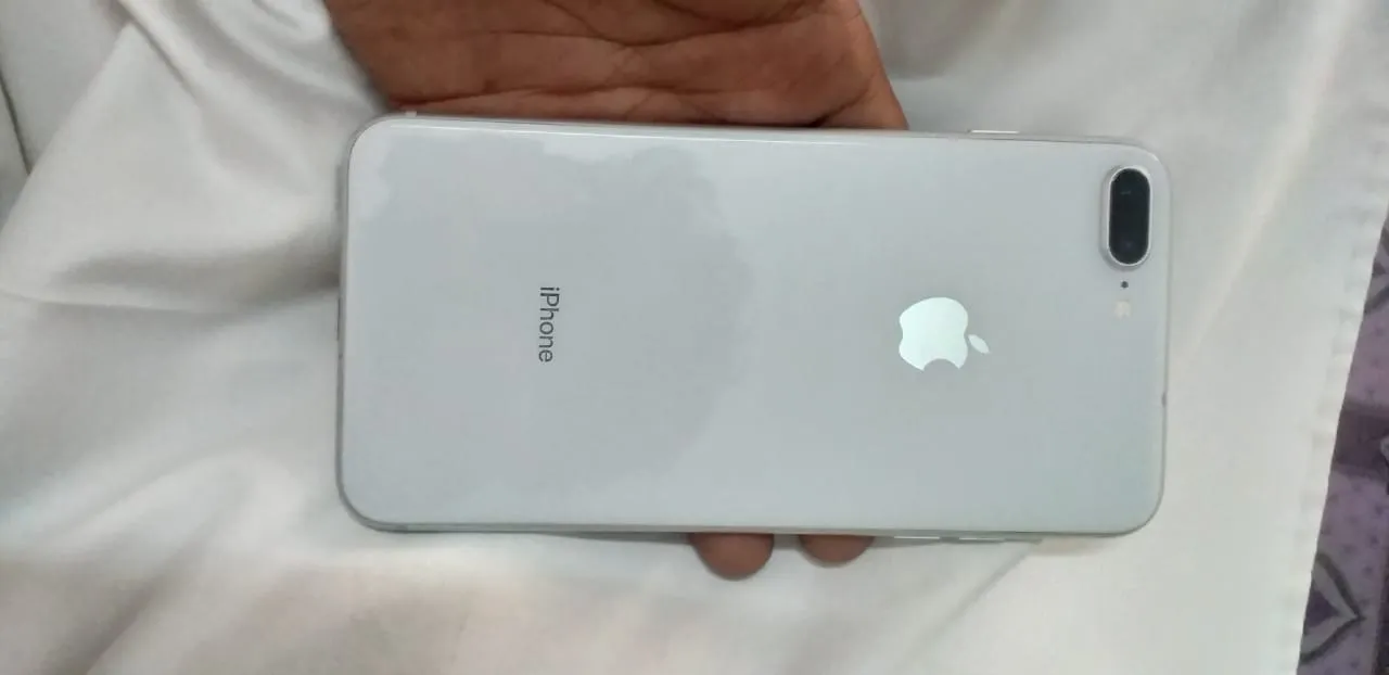 iPhone 8 plus white 64GB - photo 1