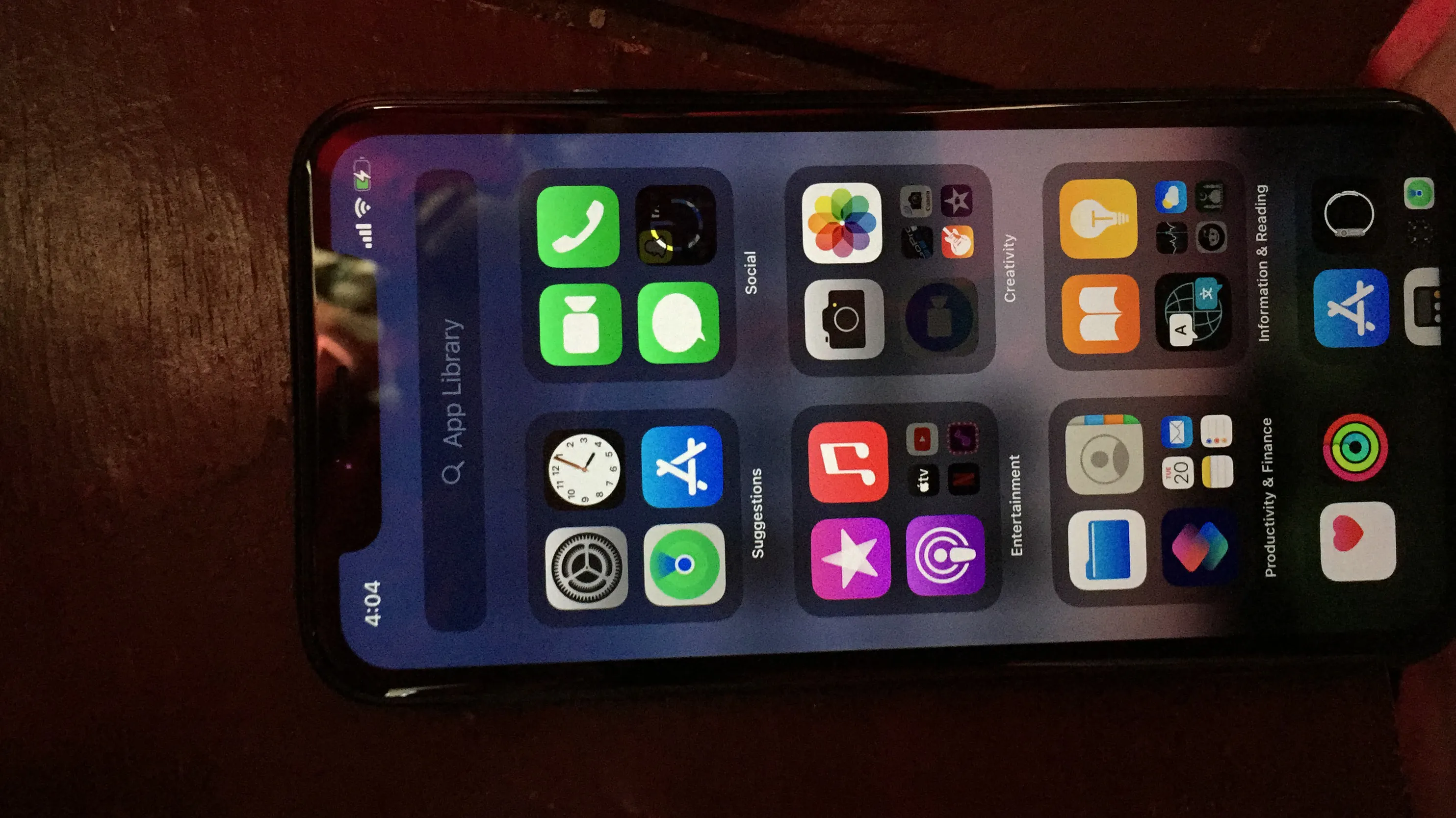 iPhone XR - photo 2