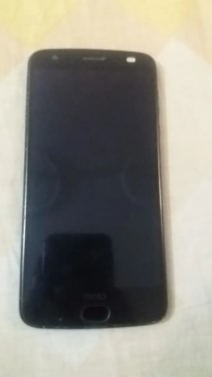 Motorola z2 force - photo 1