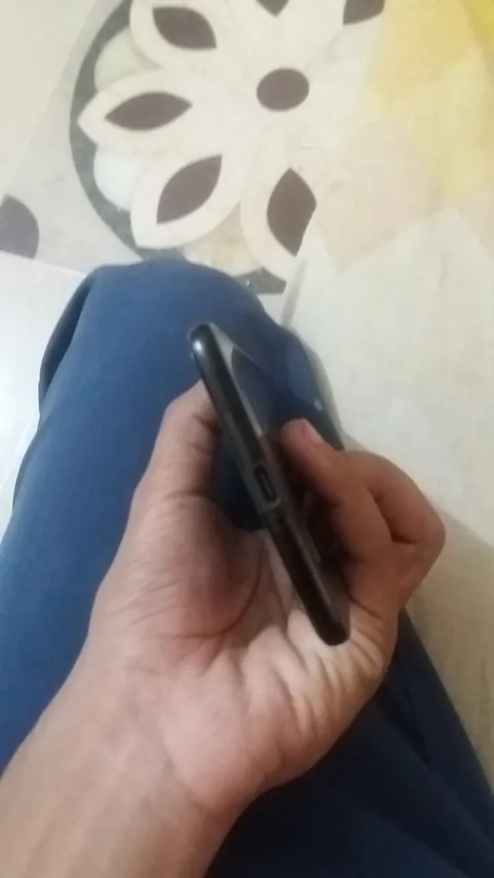 Motorola z2 force - photo 3