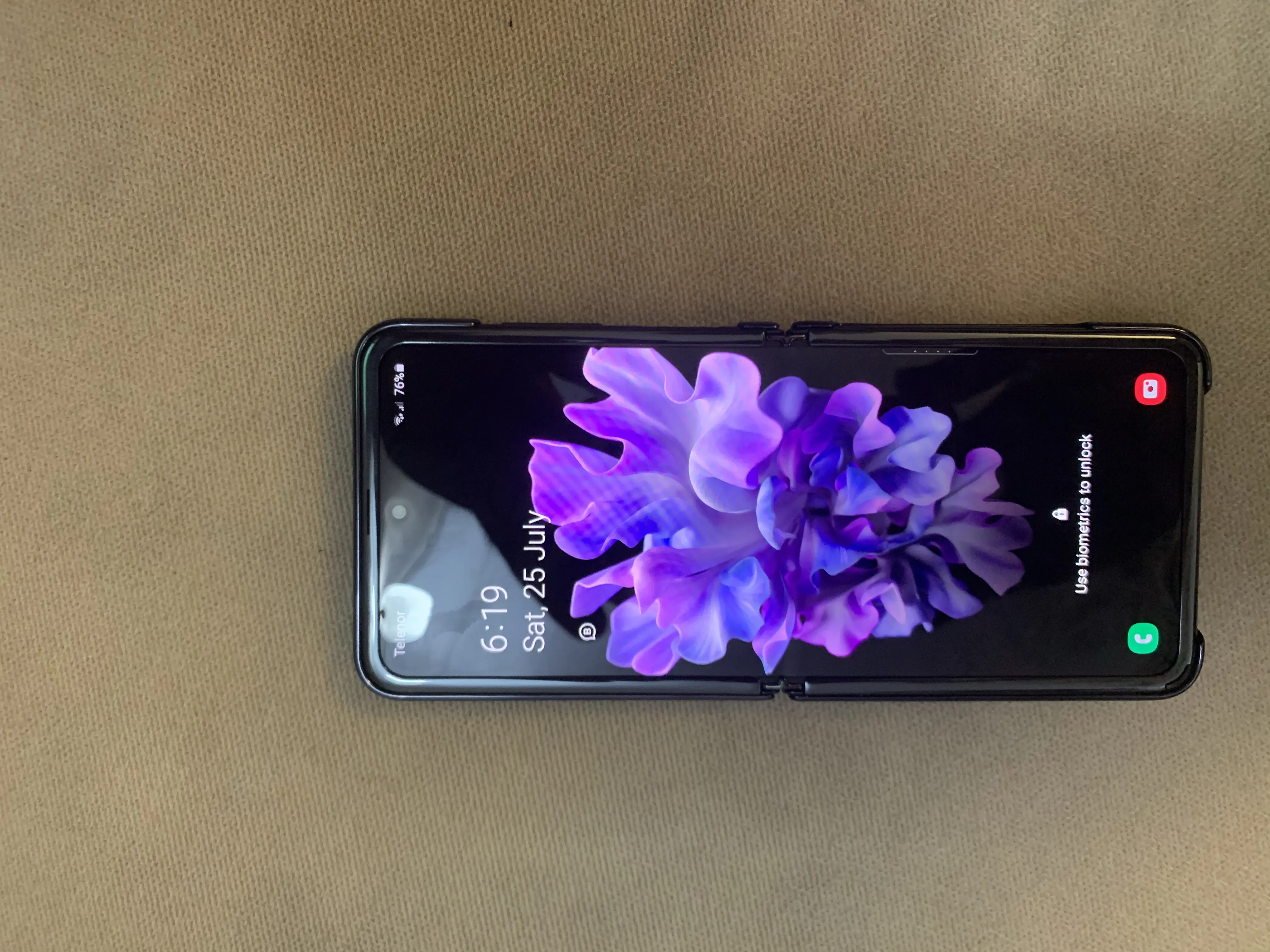 Z flip glossy black - photo 1