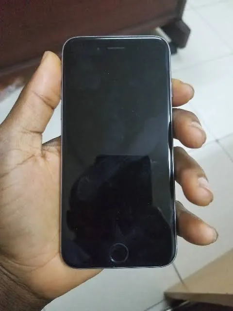 iPhone 6s Grey 32GB - photo 1