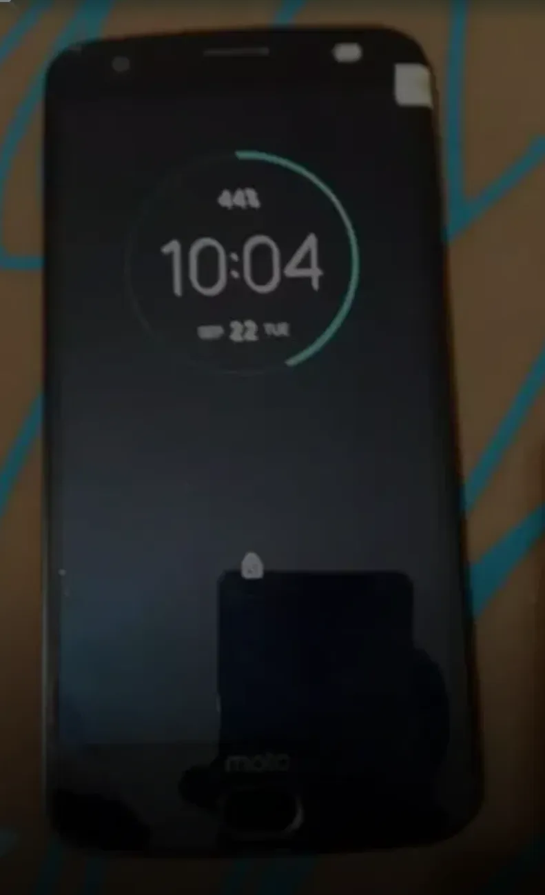 Motorola z2 force - photo 2