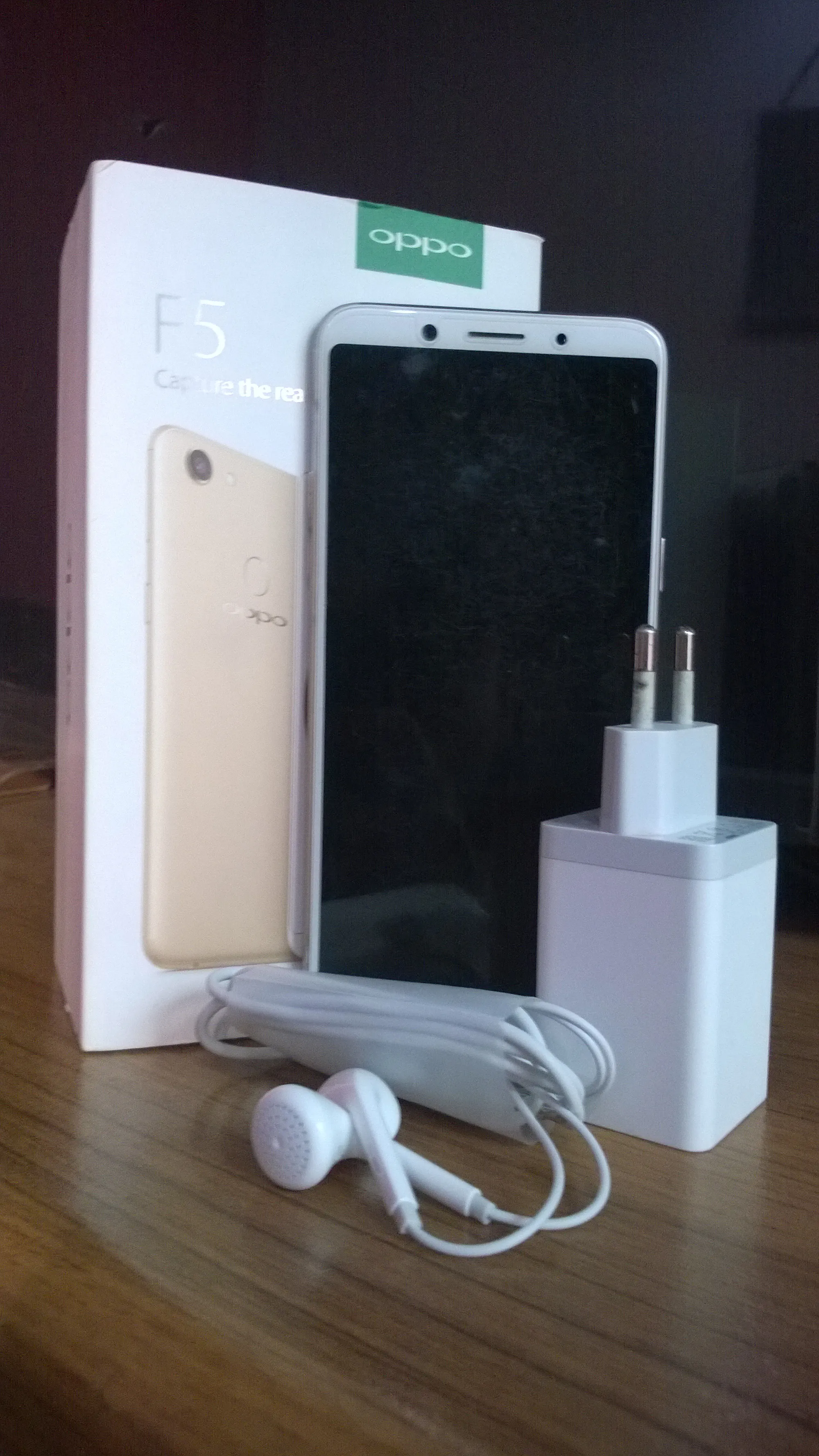 Oppo F5 - photo 3