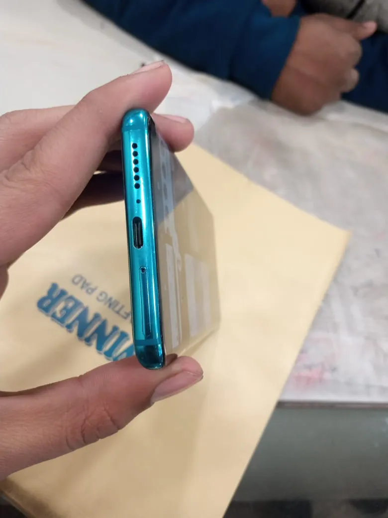 Xiaomi Mi 10 - photo 3