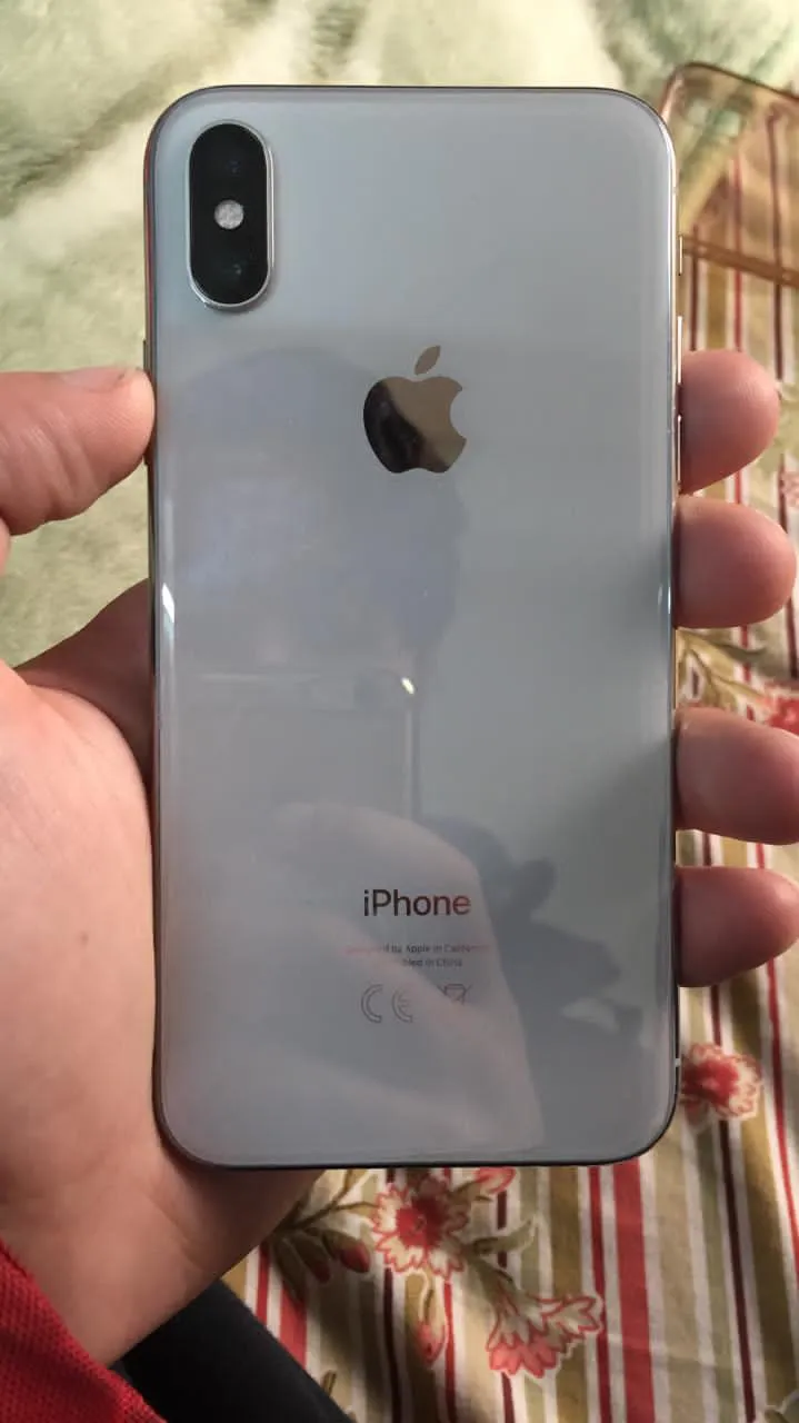 Iphone X white colour - photo 3
