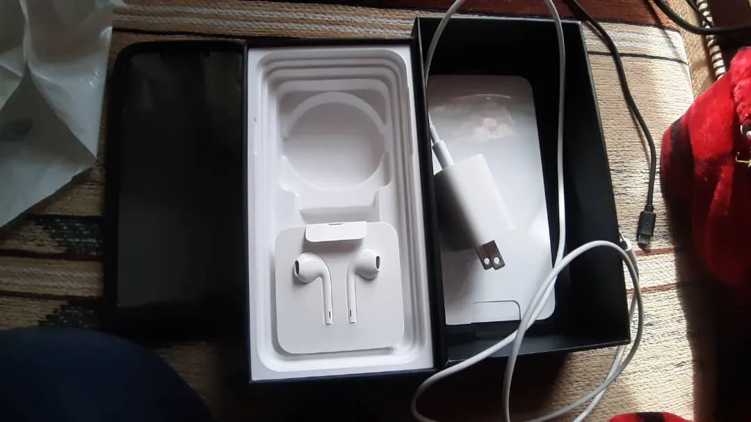 Iphone 11 pro max 256 gb PTA approved - photo 2