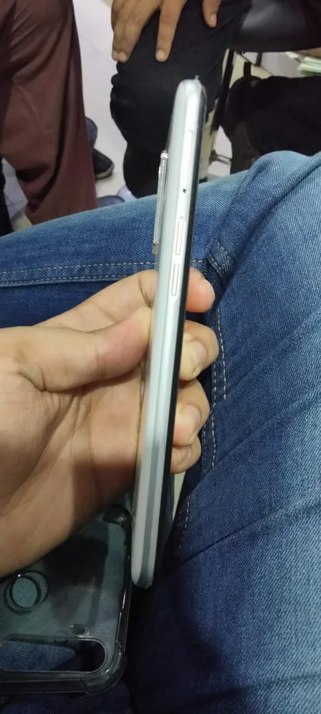 Realme 6i - photo 2