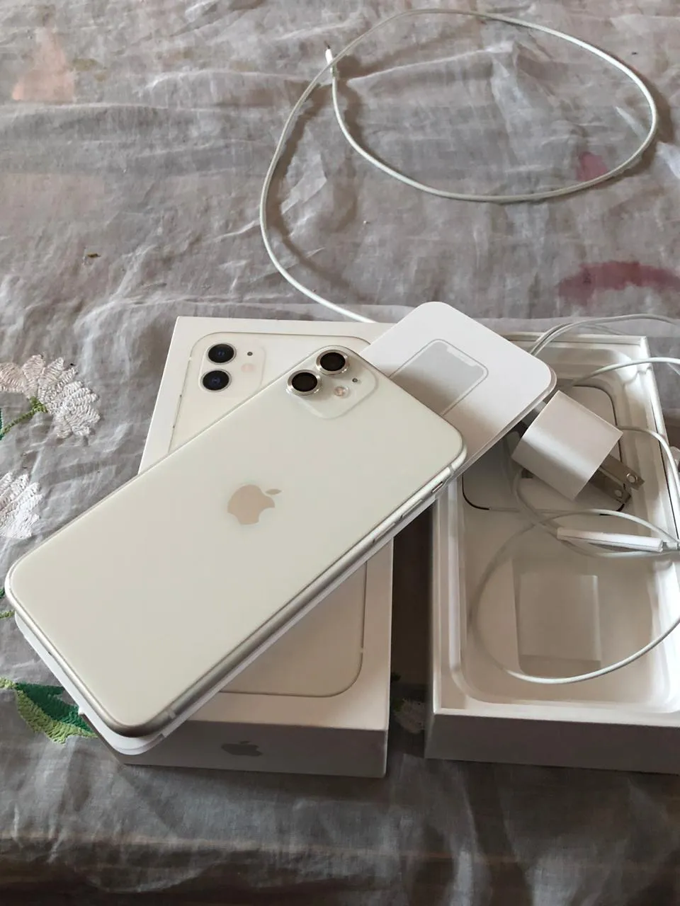 Apple Iphone 11 - photo 1