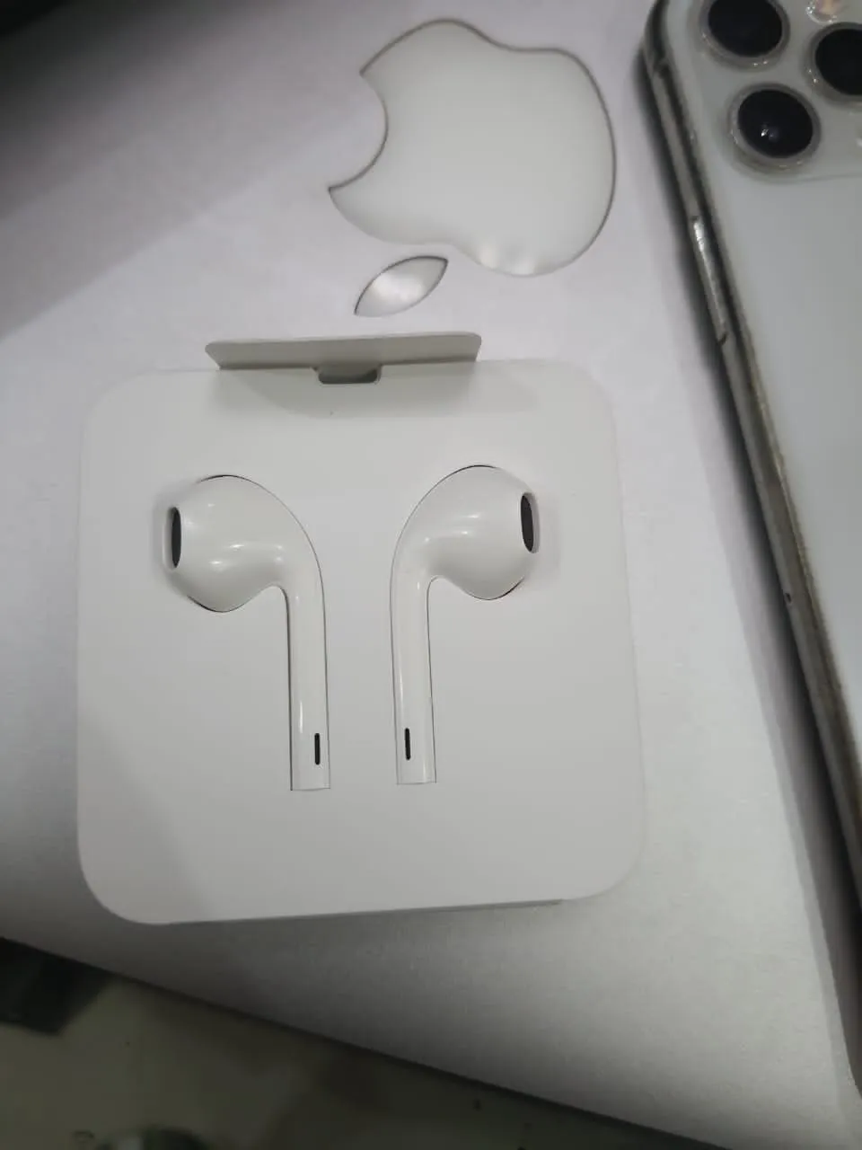 iPhone 11 Pro Max - photo 3