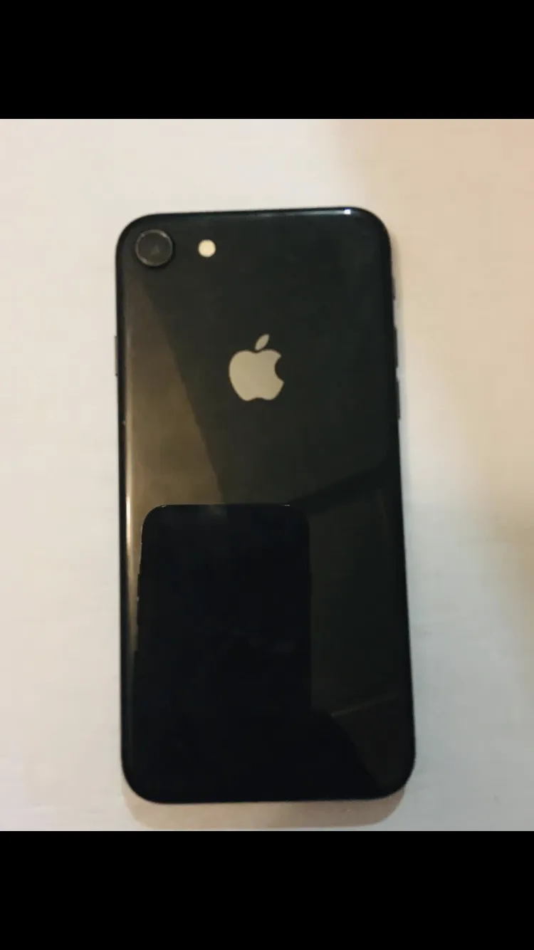 Iphone 8 - photo 1
