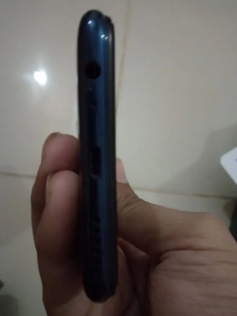Infinix hot 10 4GB/128GB - photo 1