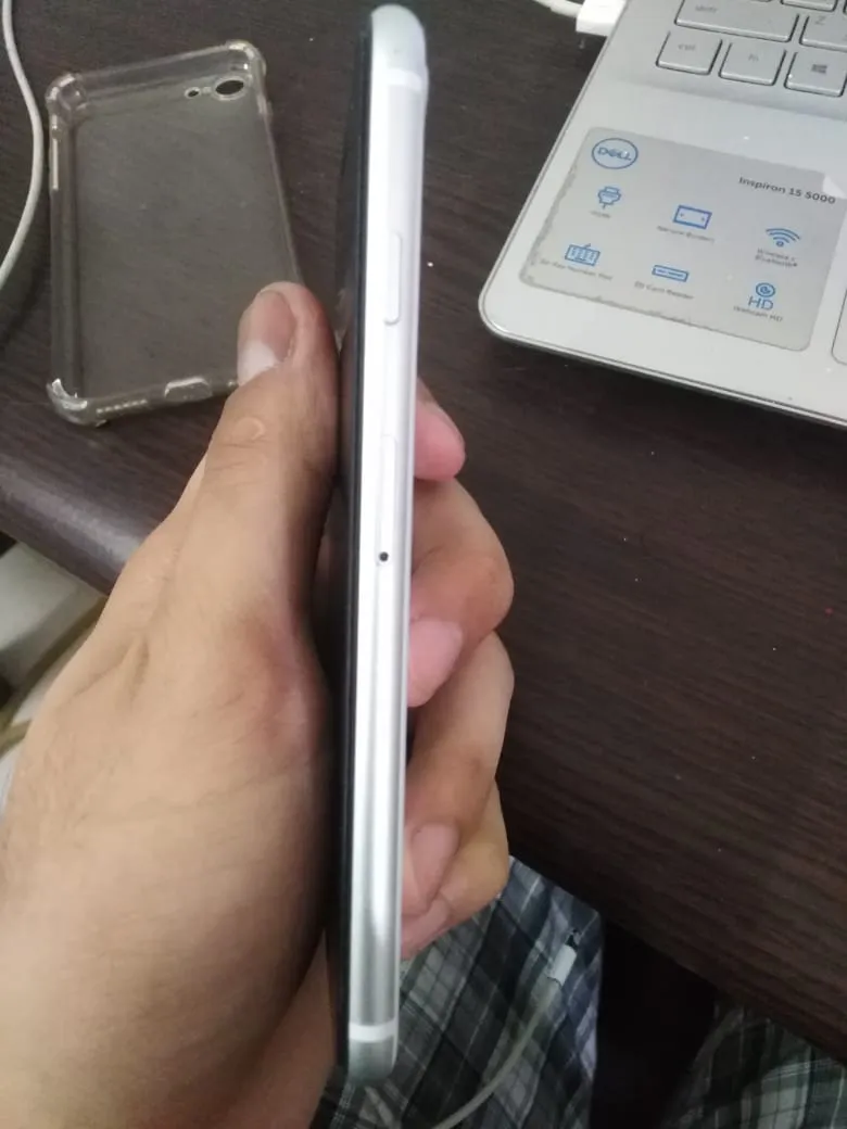 iPhone se 2020 - photo 2
