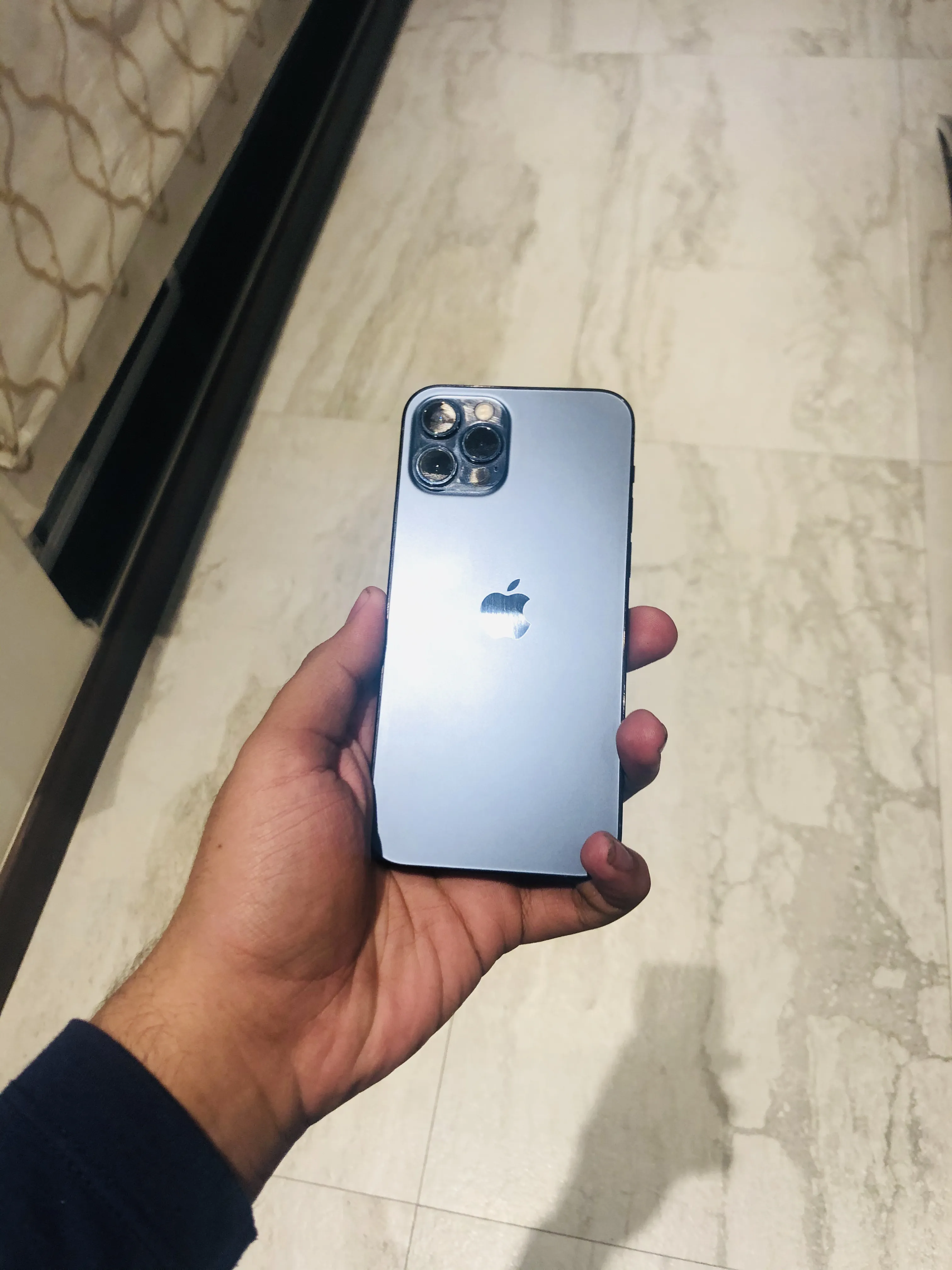 iPhone 12 pro - photo 1