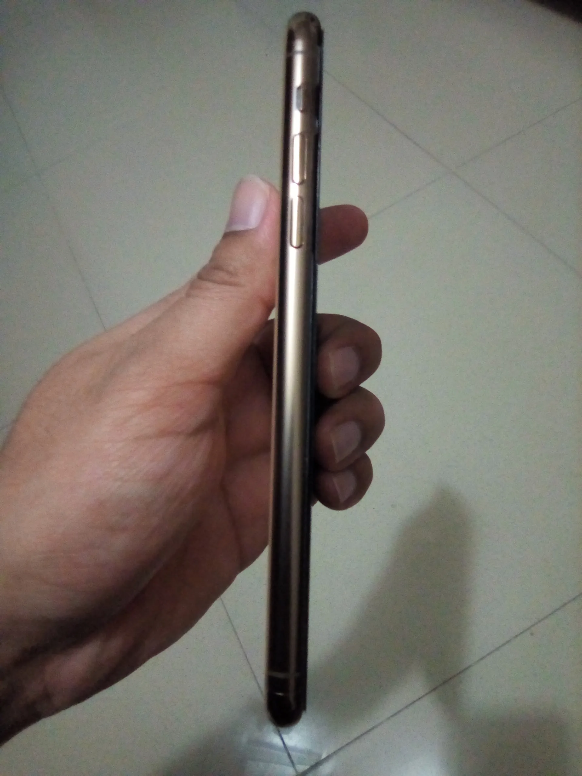 Iphone 11 Pro Max - Gold 100% Sealed and Scratchless - photo 3