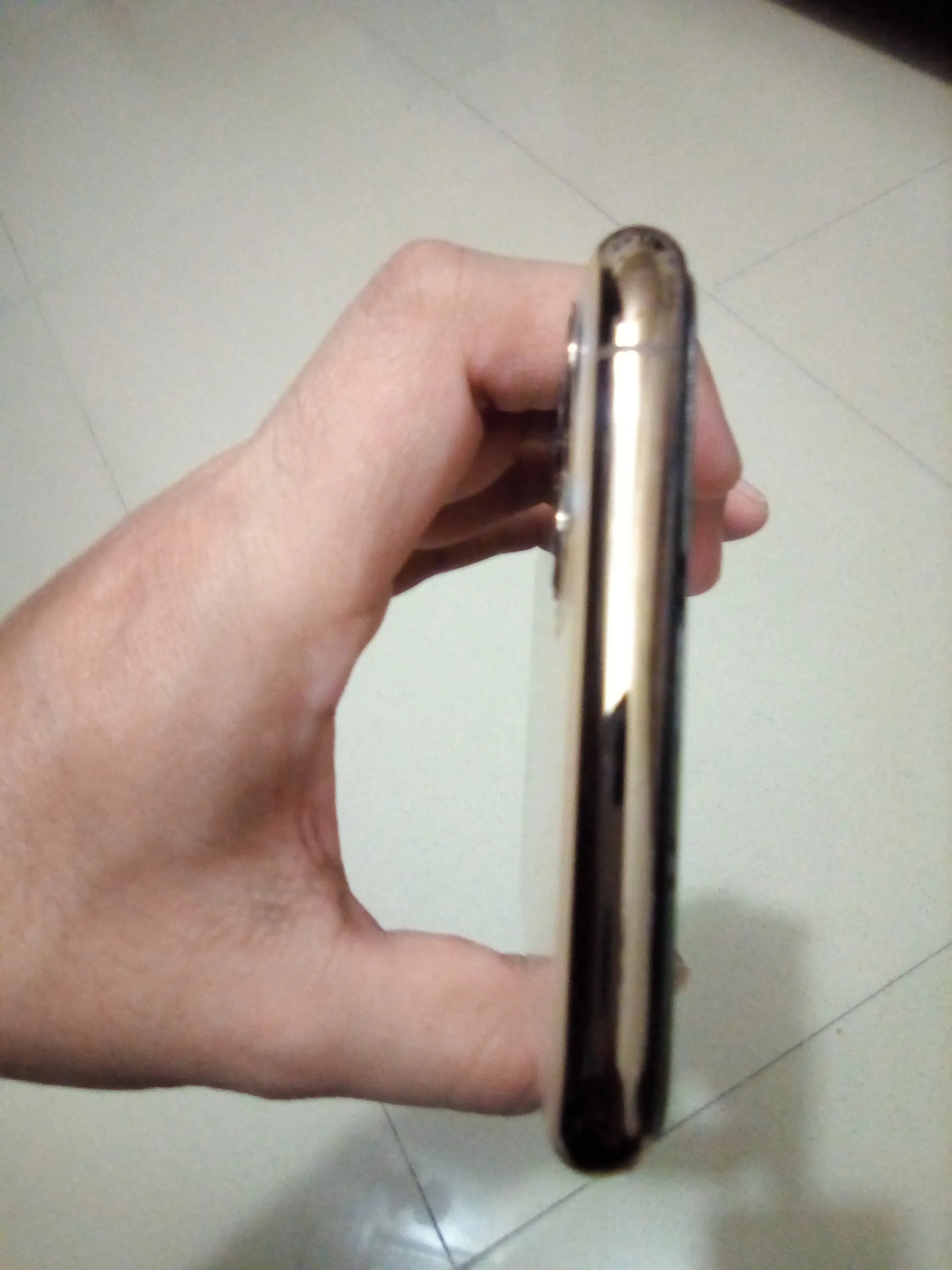Iphone 11 Pro Max - Gold 100% Sealed and Scratchless - photo 1