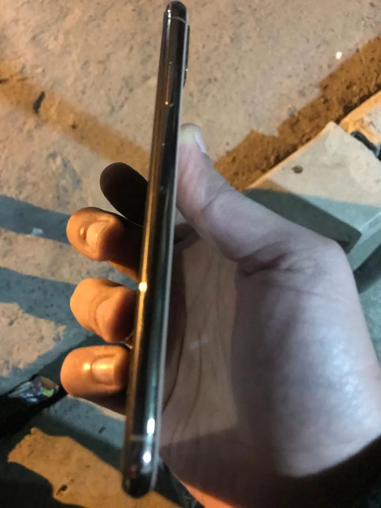 iPhone XS Max Gold 64Gb - photo 2