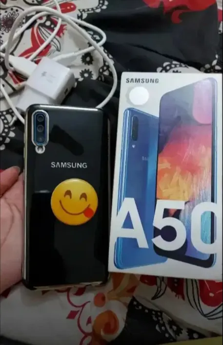 Samsung Galaxy A50 - photo 1