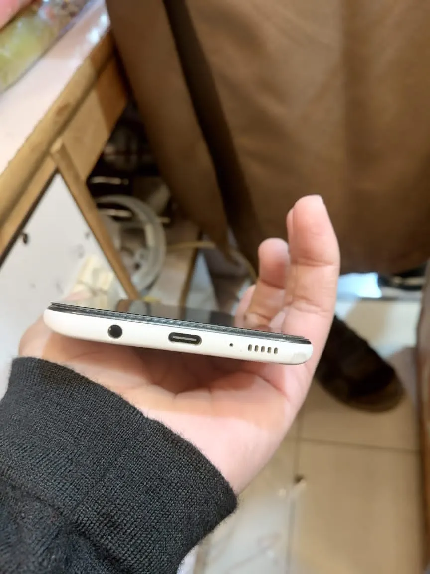 Samsung Galaxy A30s - photo 3