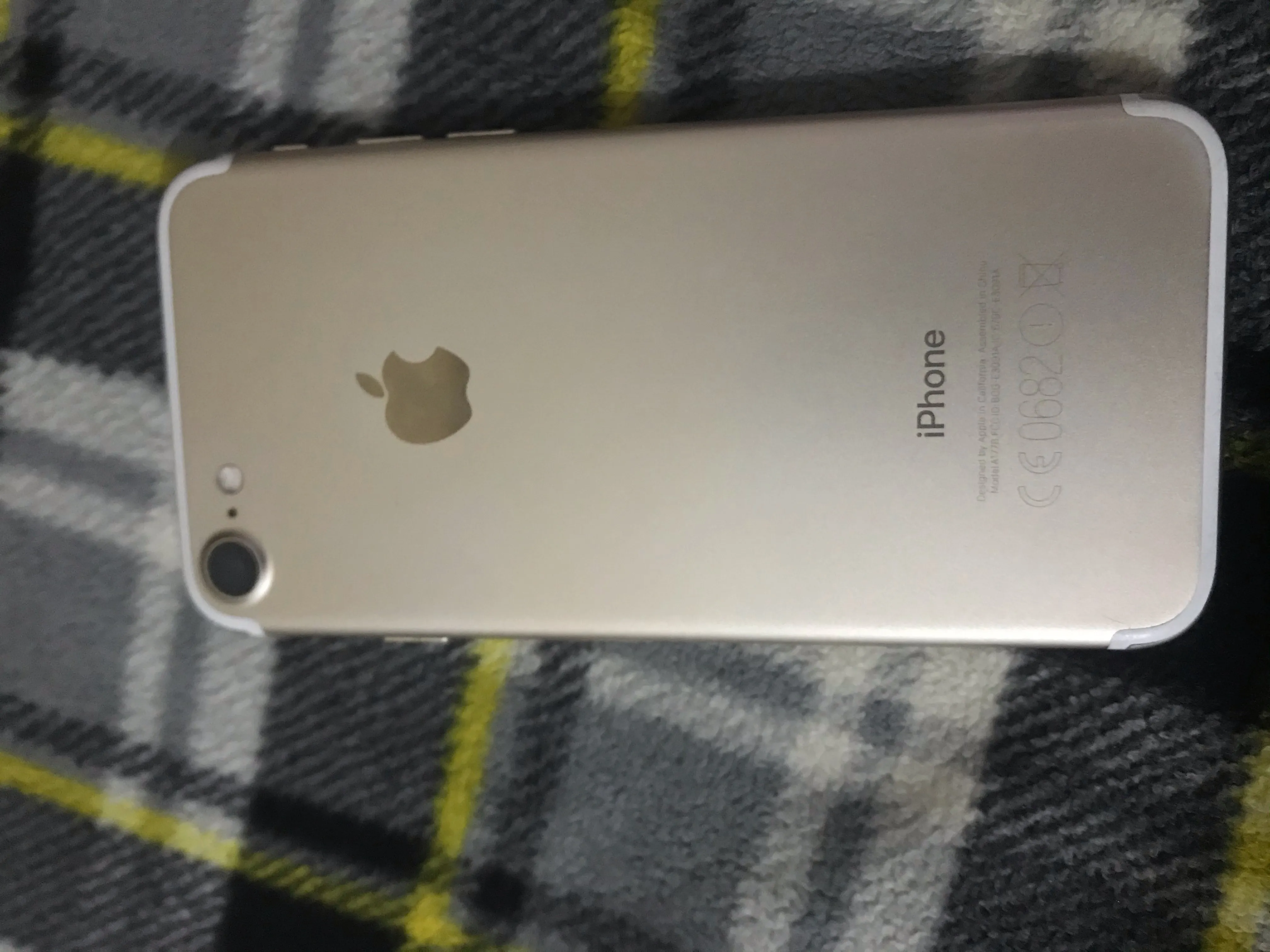 iPhone 7 32 GB - photo 1