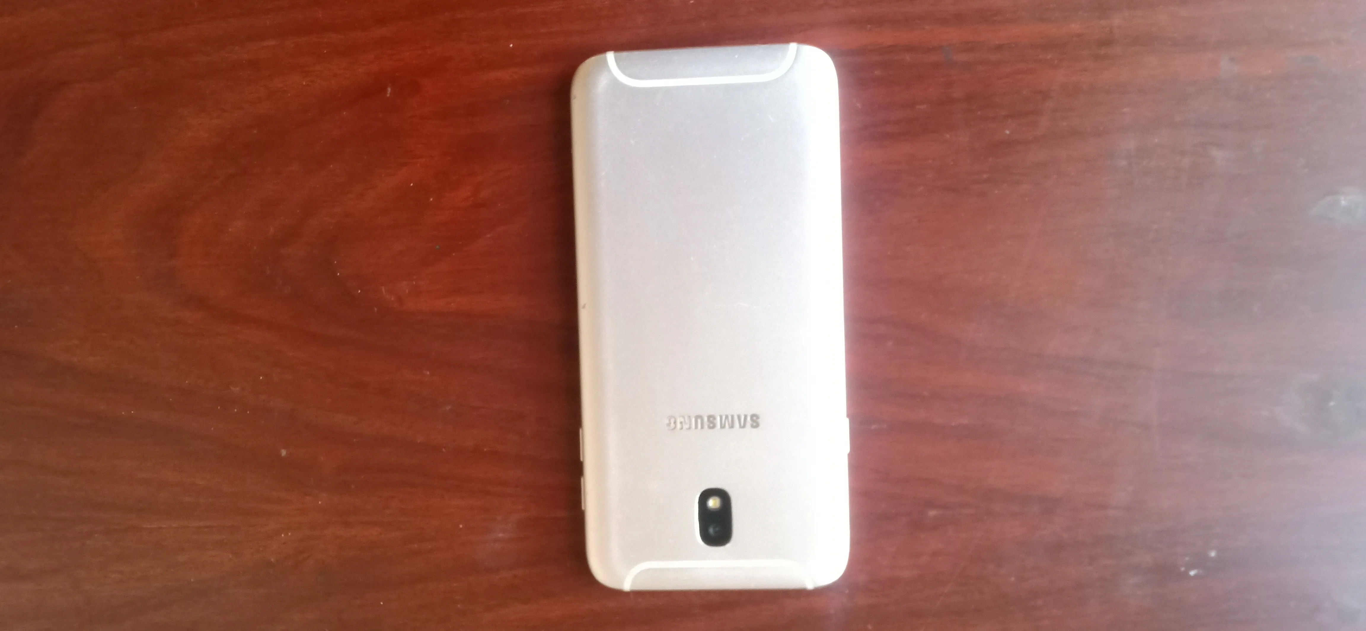 Samsung Galaxy J7 Pro - photo 2