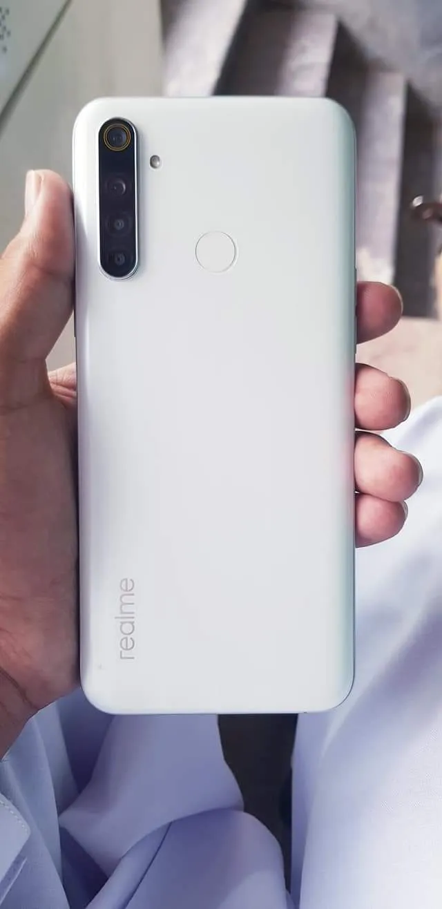 Real Me 6i - photo 2