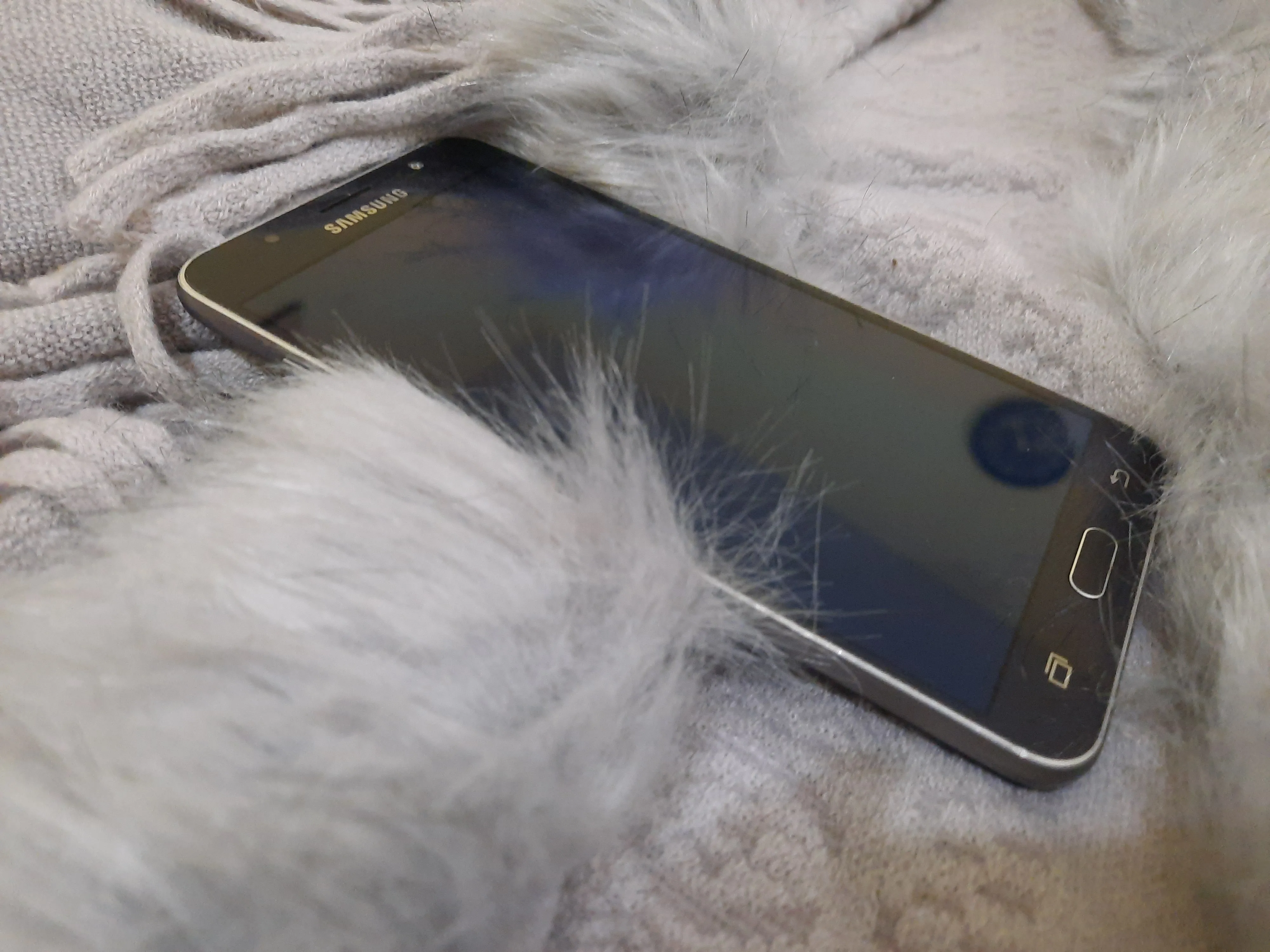 Samsung Galaxy j7 (PTA approved)