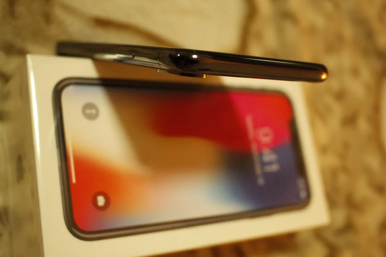 iPhone X 256gb 10/10 PTA approved - photo 1