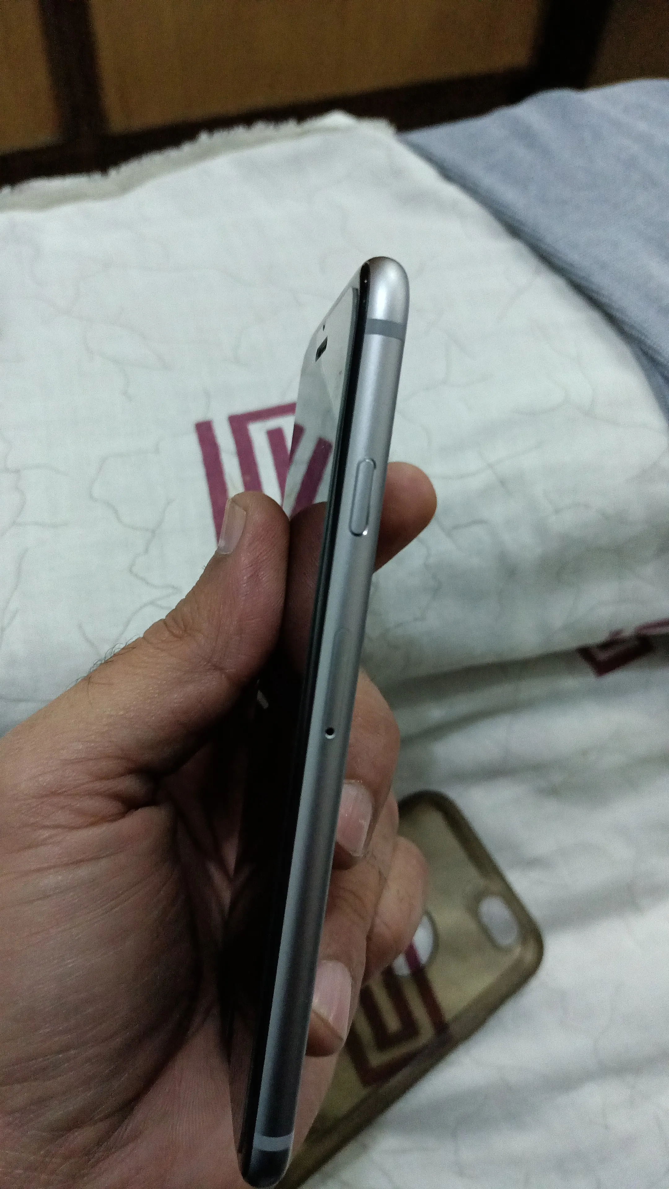 iPhone 6 s - photo 3