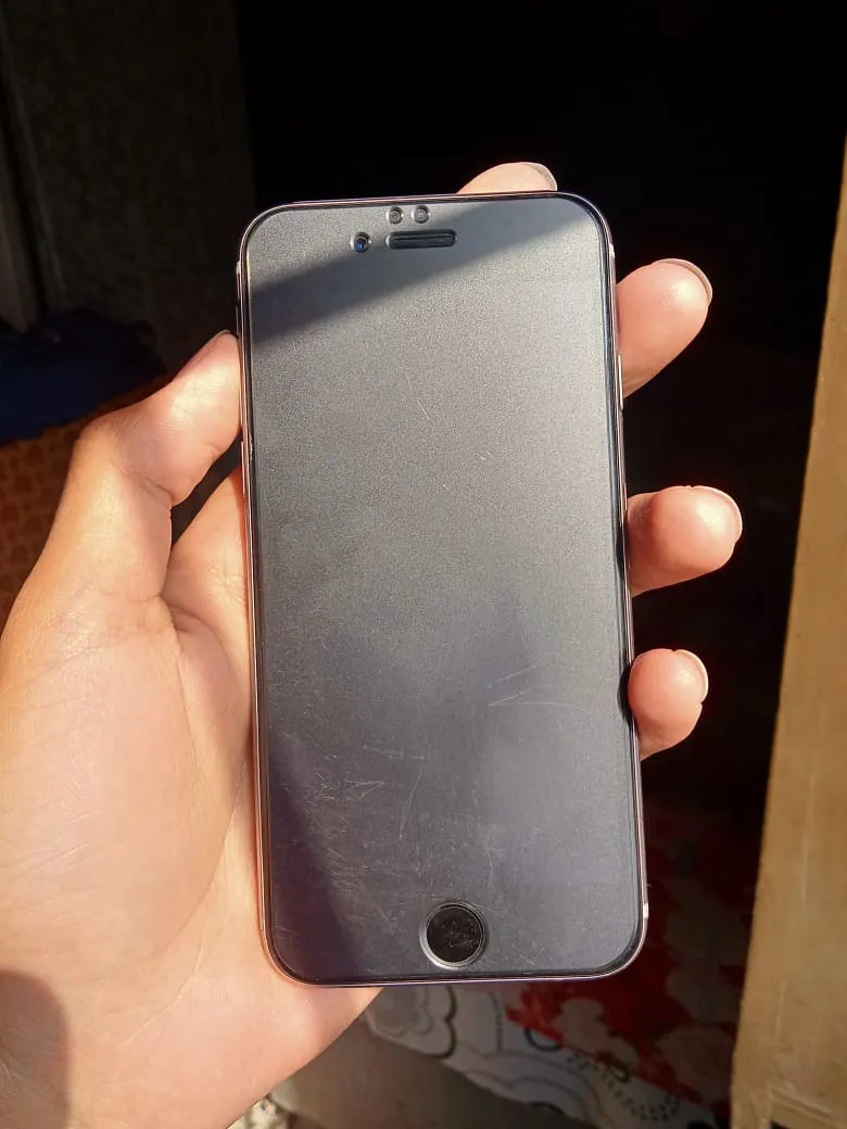 Iphone 6s - photo 1